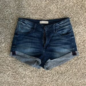 Guesss Jean short Size 28